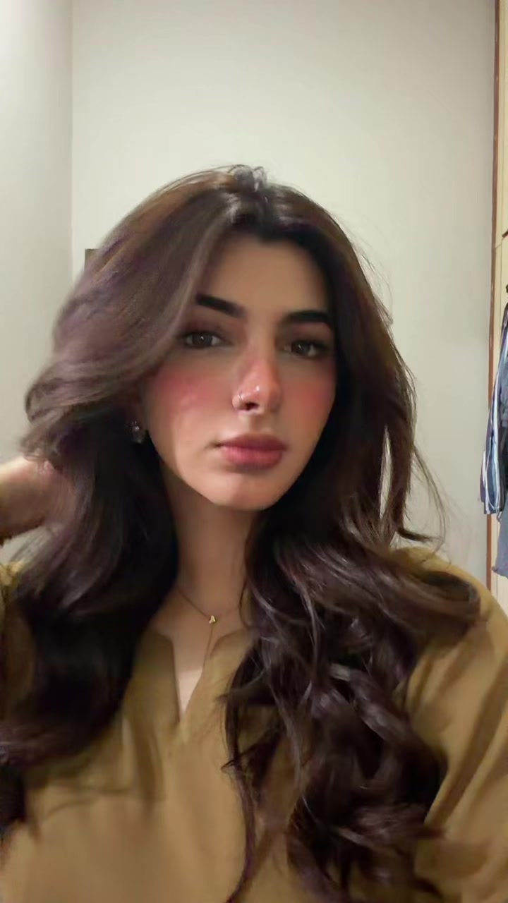 @Veeni
