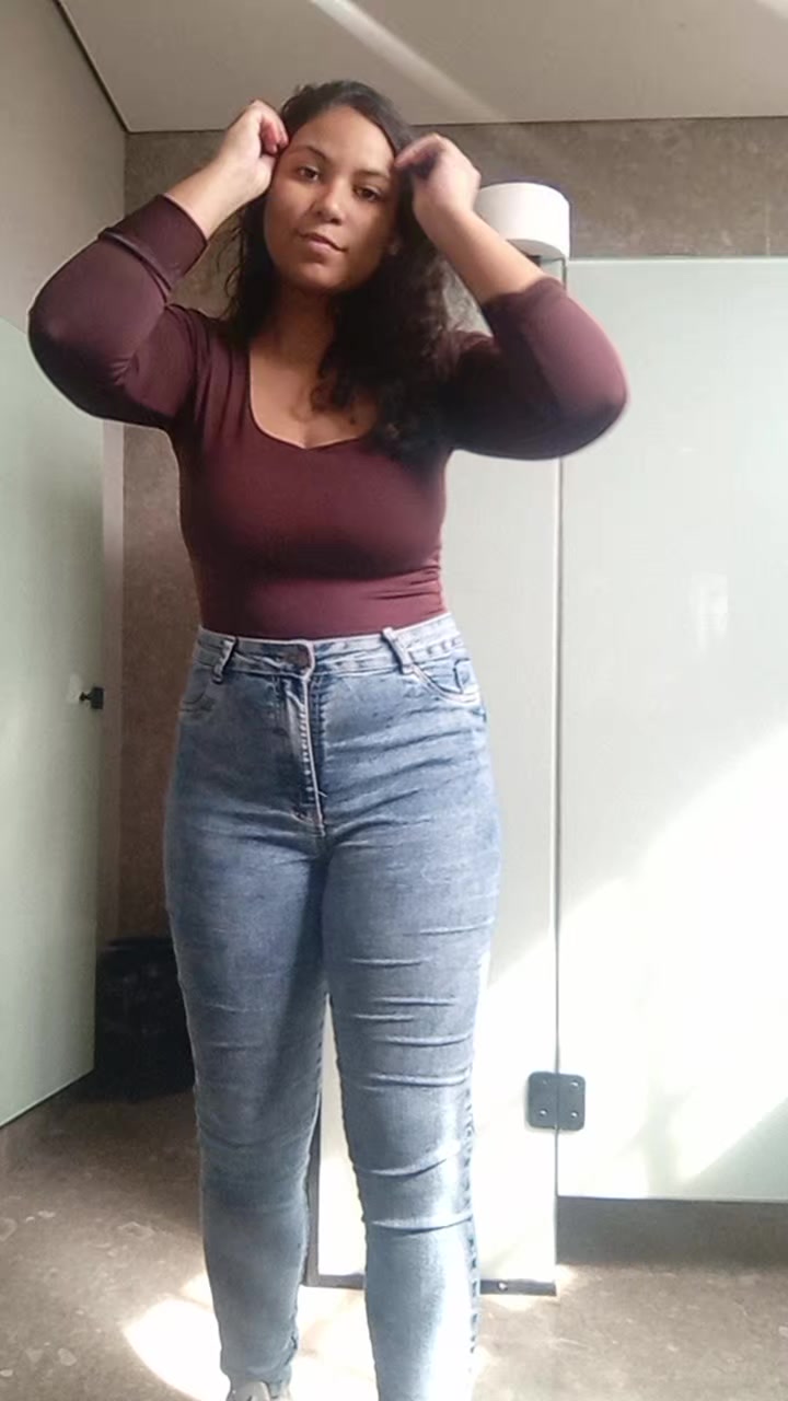 @anavihh