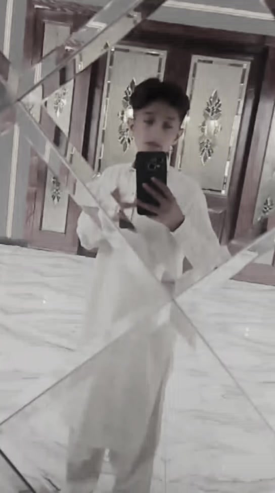 @❤️🩹علی ملک 🥀