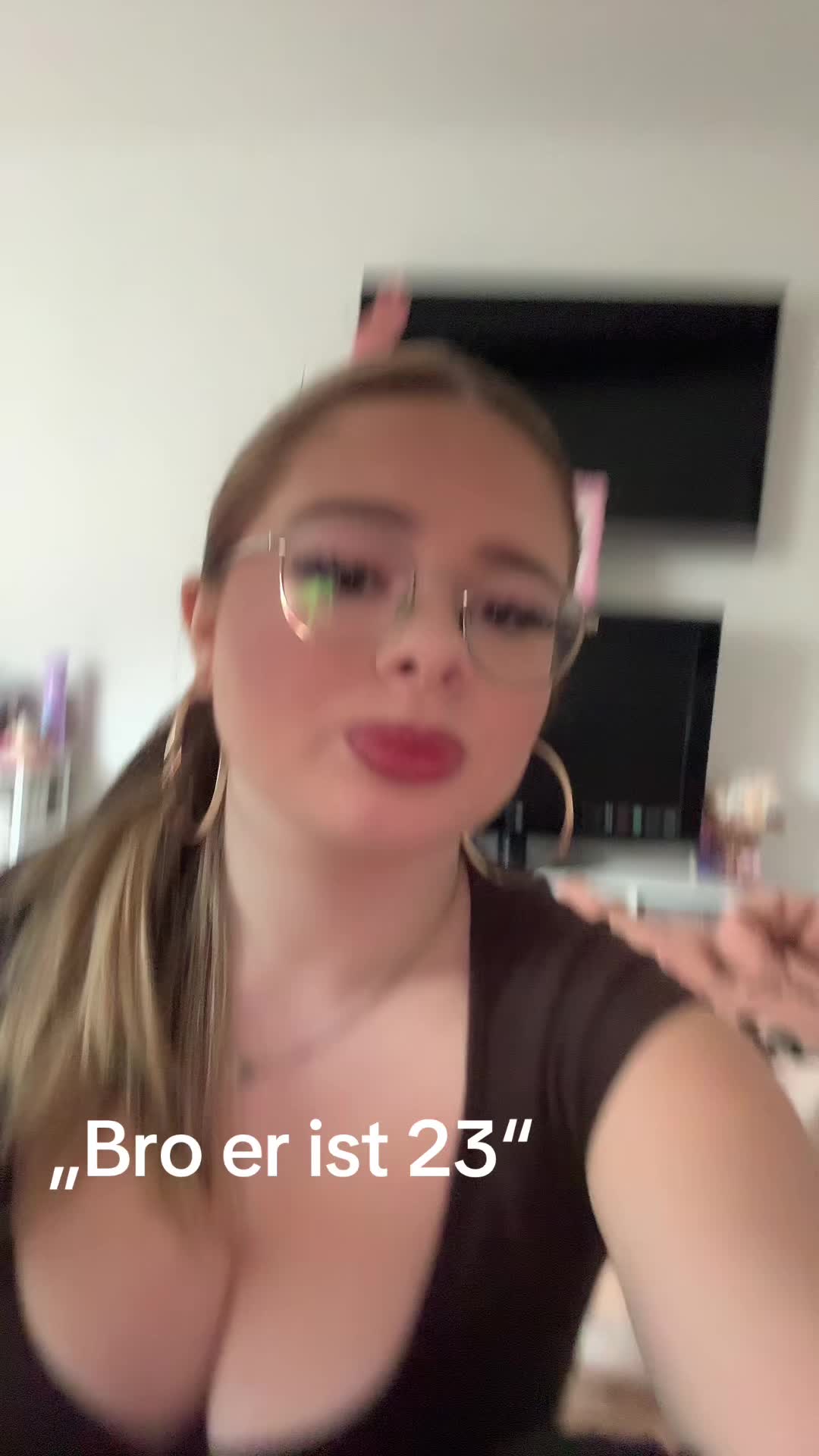 @Leonie