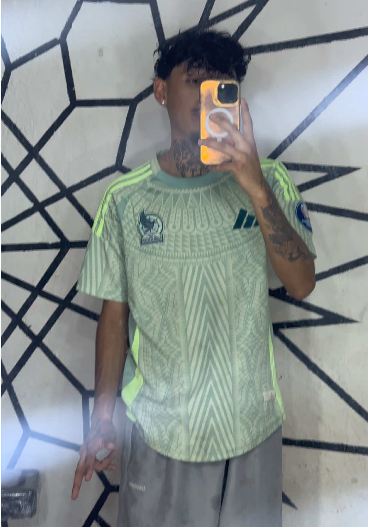 @C H I N O 🪶