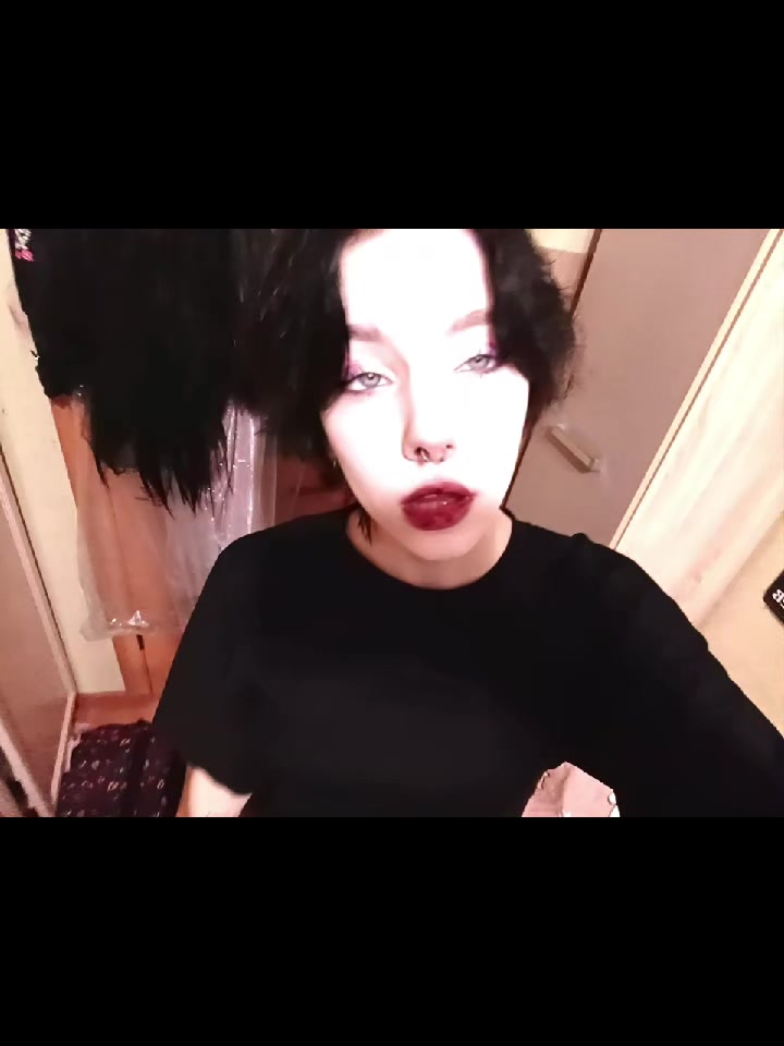 @кто я?👹