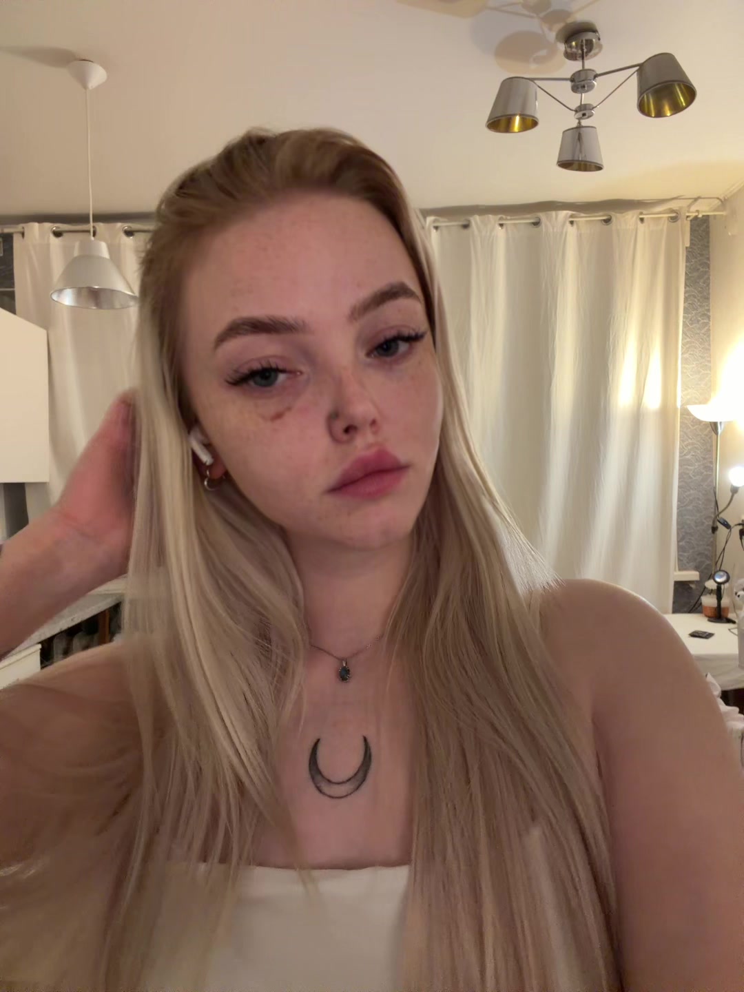 @Waifu