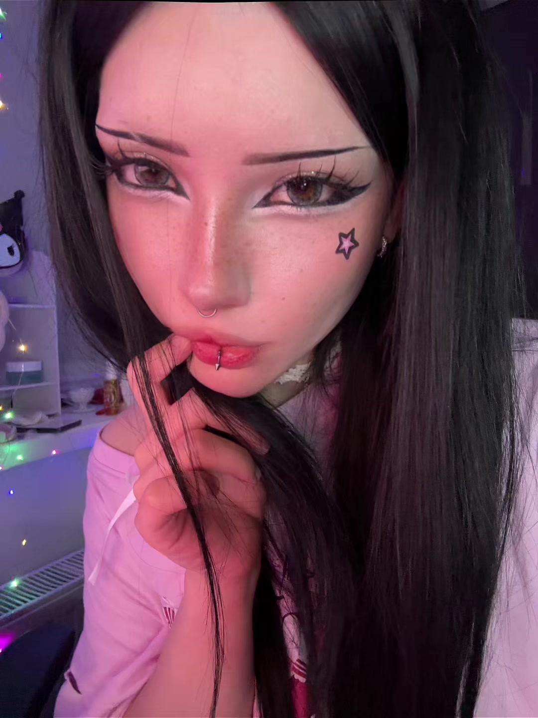 @anya