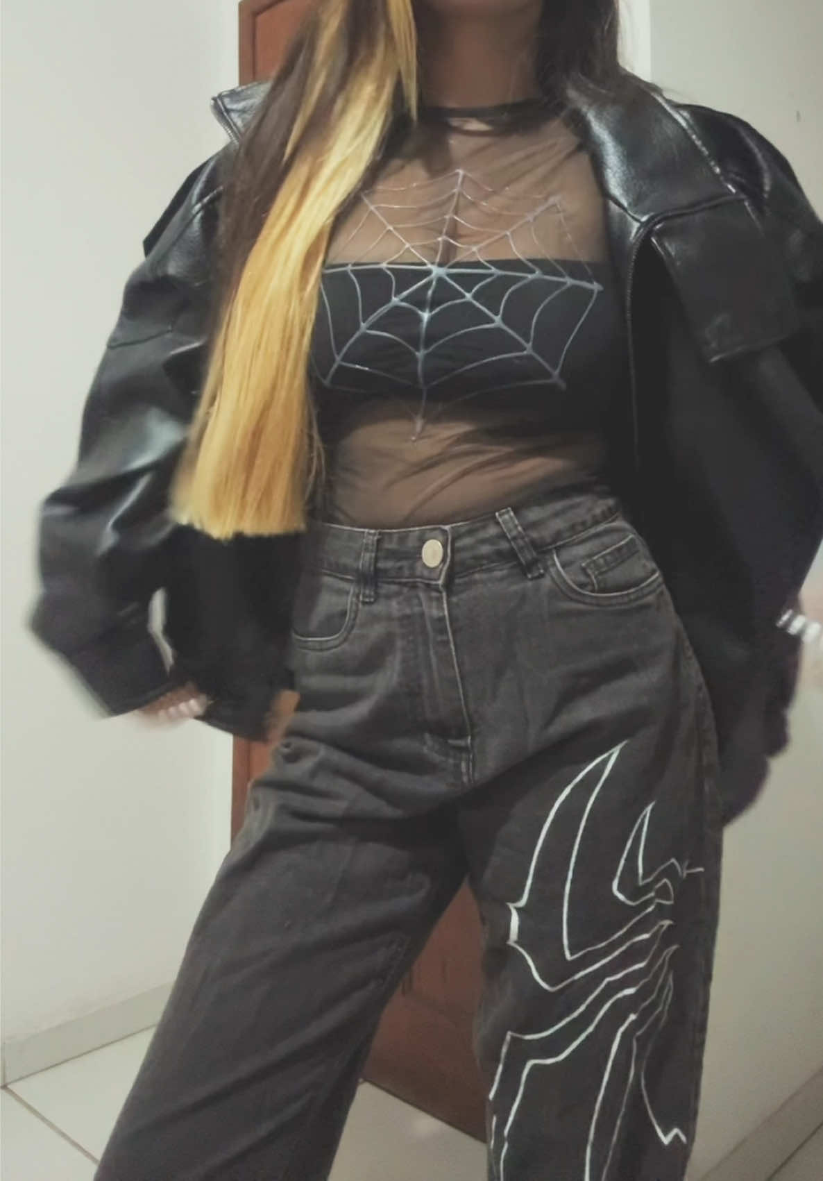 @Laispotonl