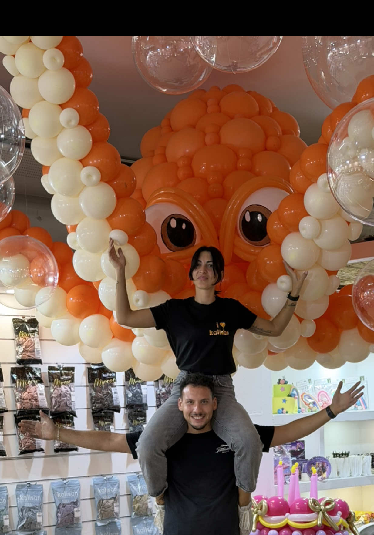 @Nello_Balloon Artist