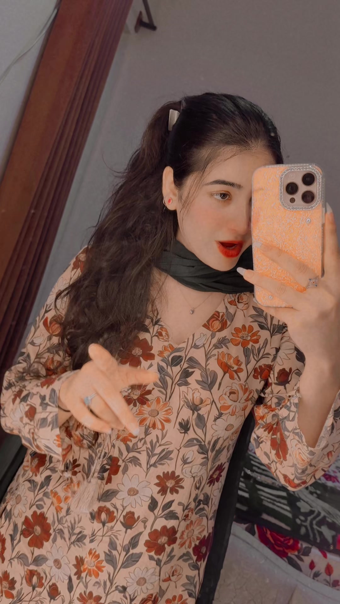 @🎤 𝓣𝓻𝓮𝓷𝓭𝔂 𝓖𝓲𝓻𝓵 🎤