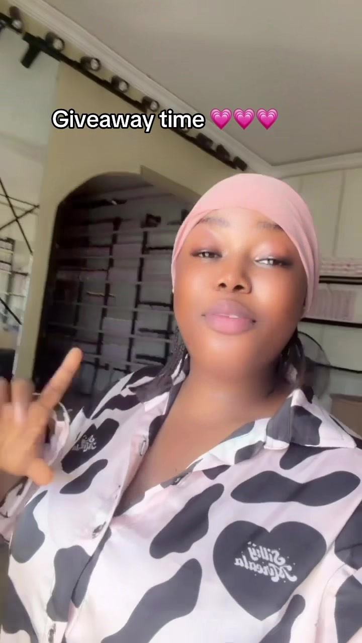 @Looksbybukky01💕🙂&zwj;↕️