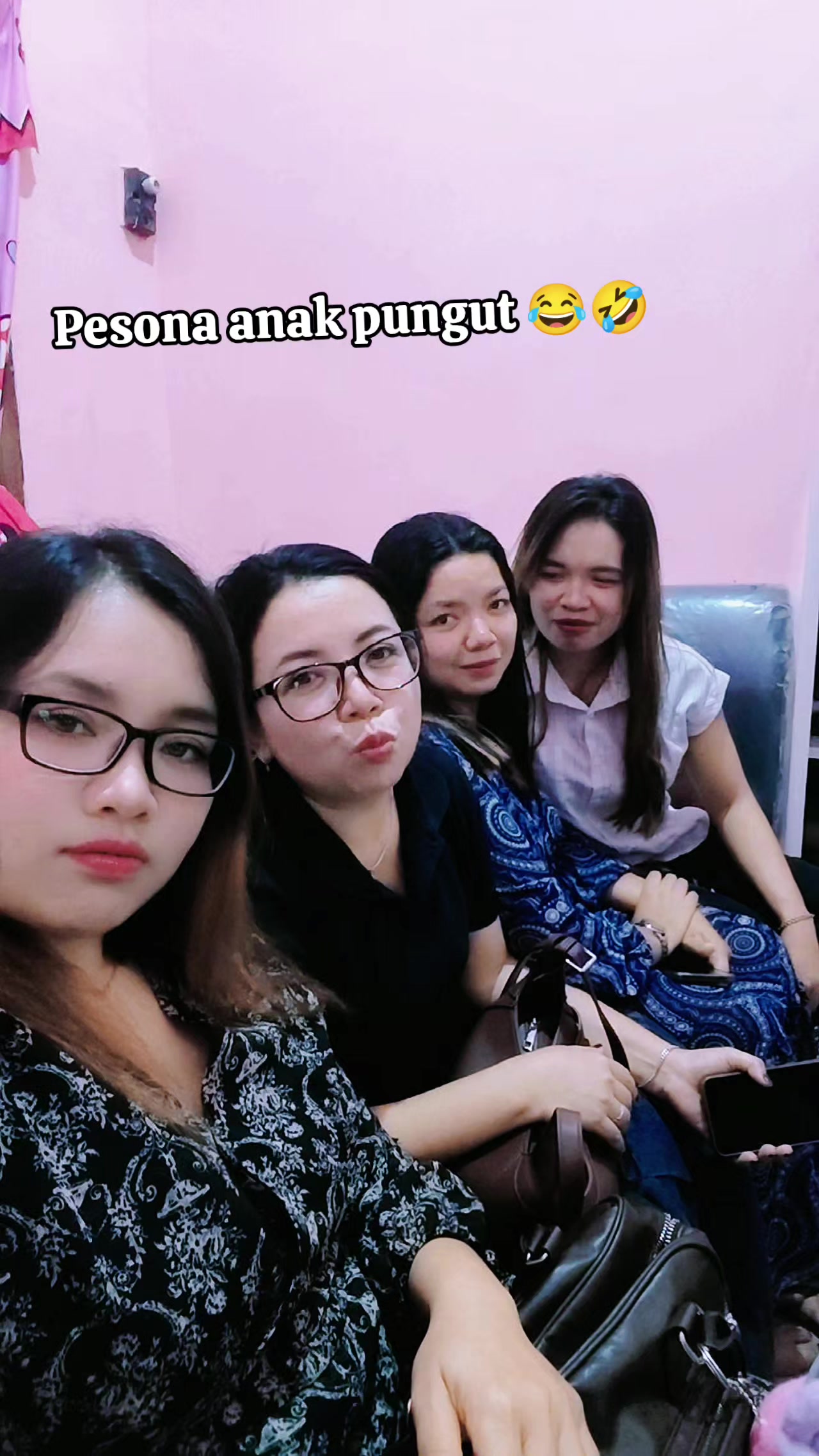 @evychan02