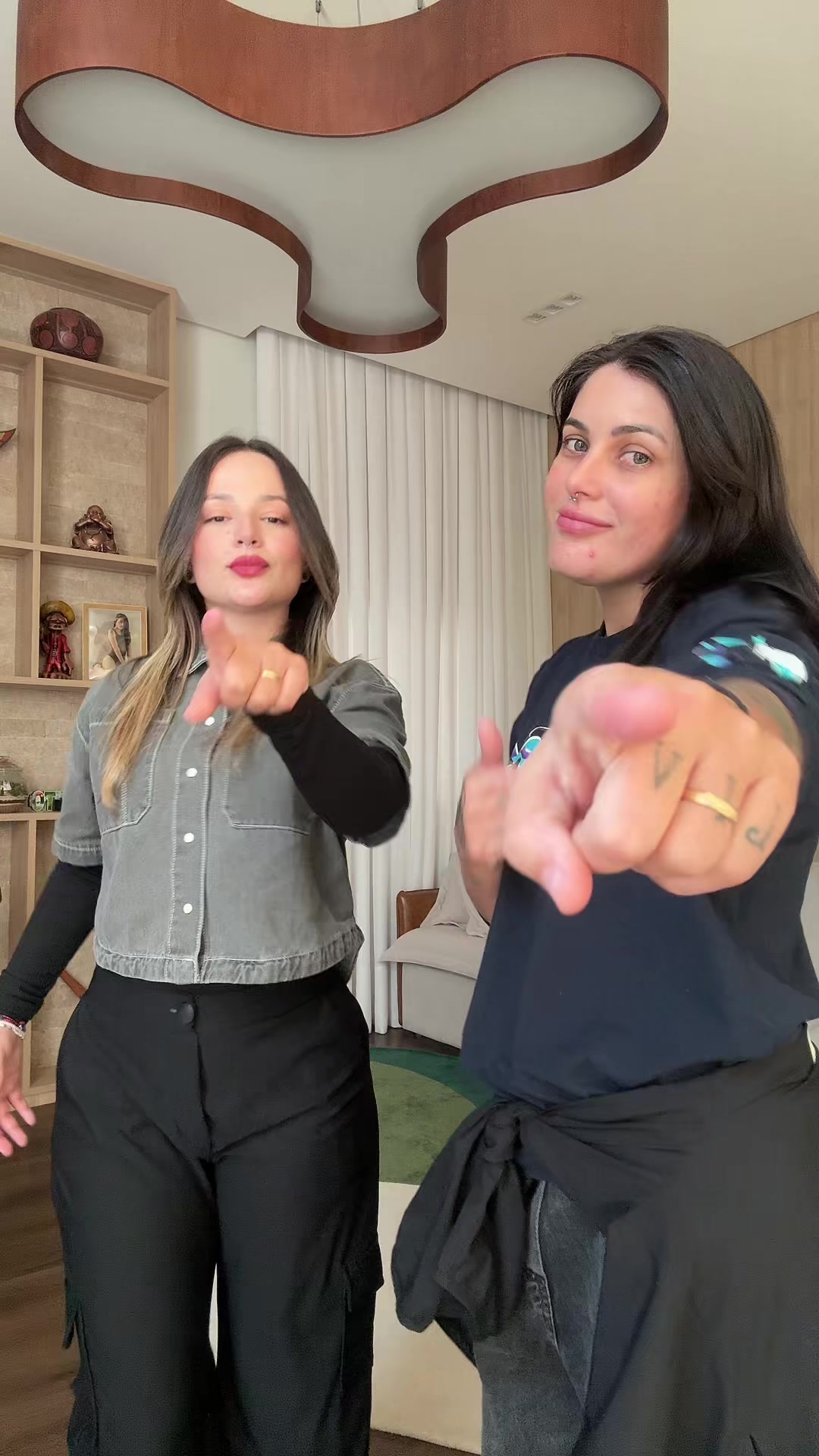 @Flávia e Júlia