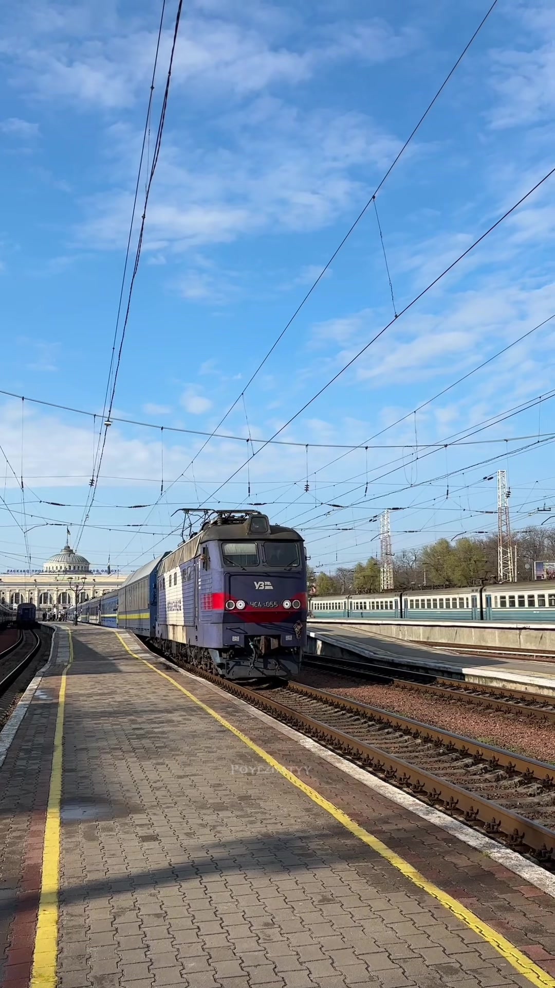 @𝙿𝚘𝚢𝚎𝚣𝚍𝚊𝚝𝚢𝚢🚂🇺🇦