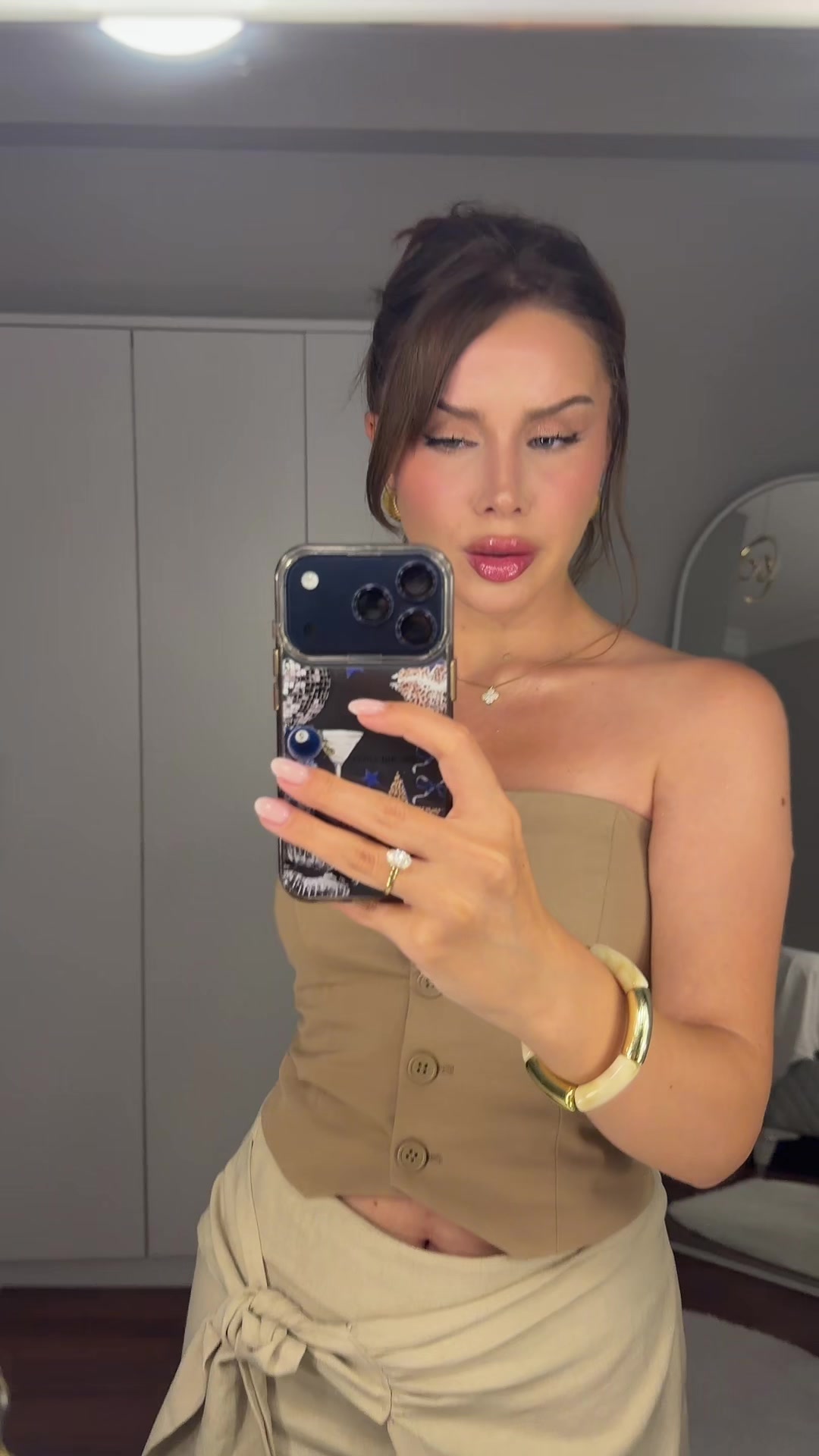 @siesamonika