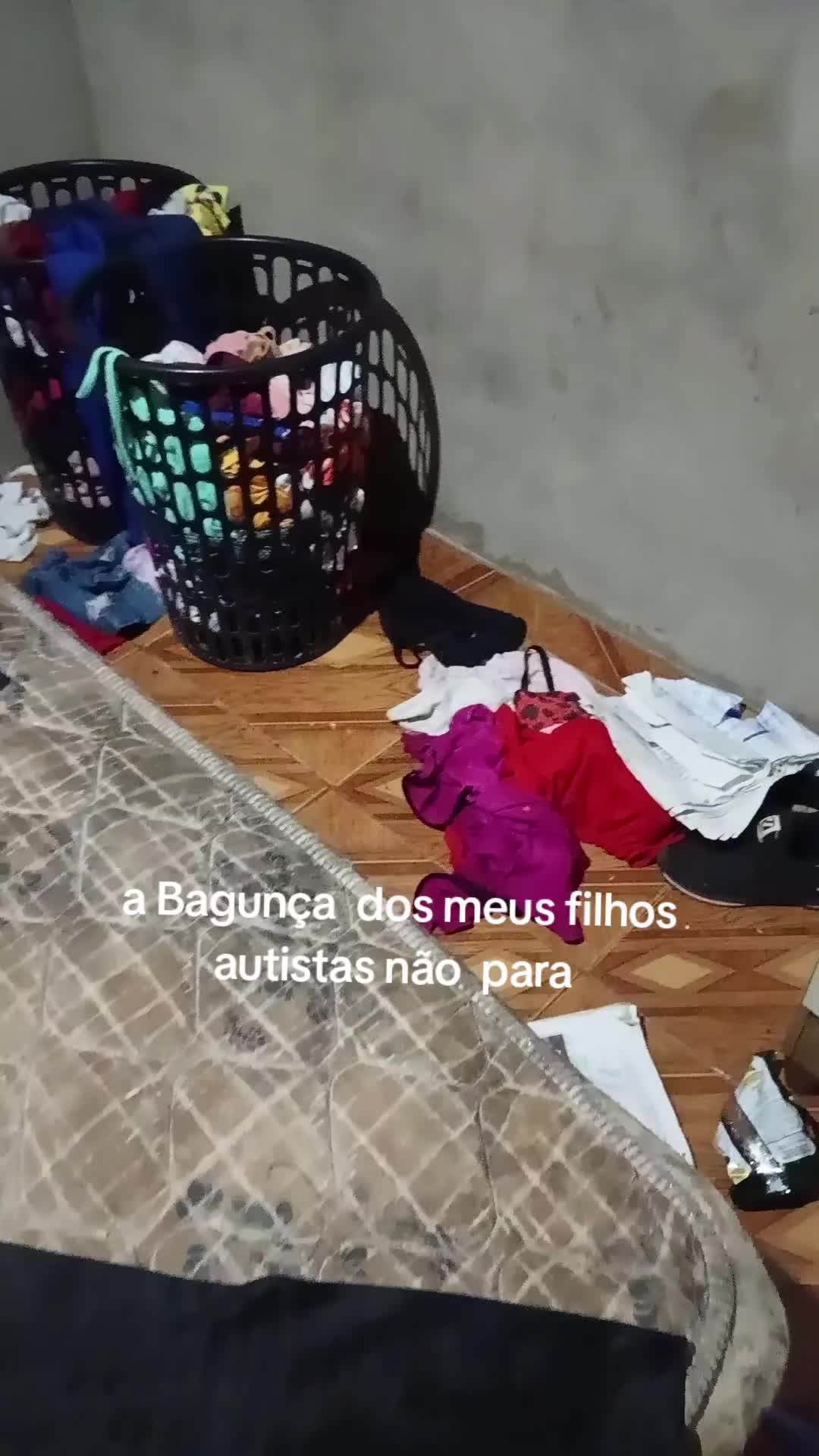 @Patr&iacute;cia m&atilde;e de 3 autistas