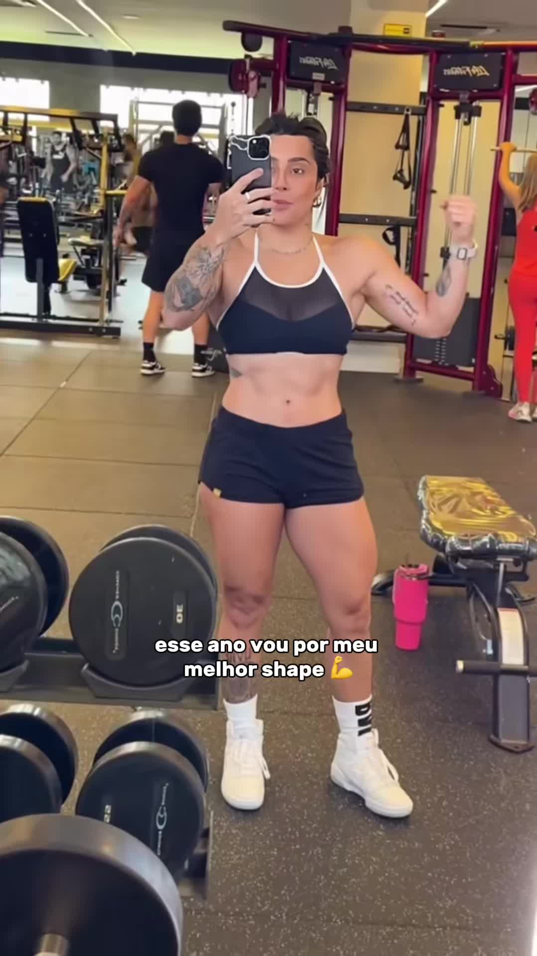 @lauanaprado