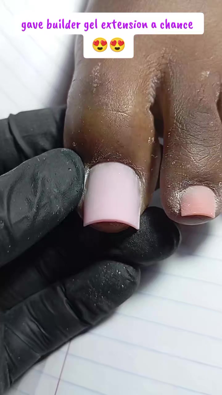@Naf4nails