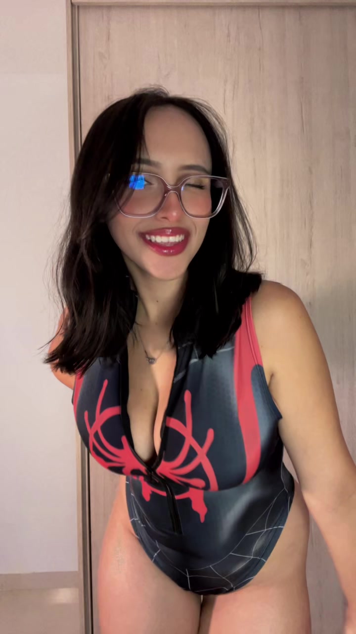 @HilaryRhodes