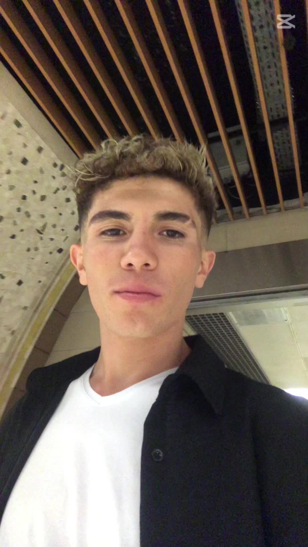 @azad &ccedil;elik