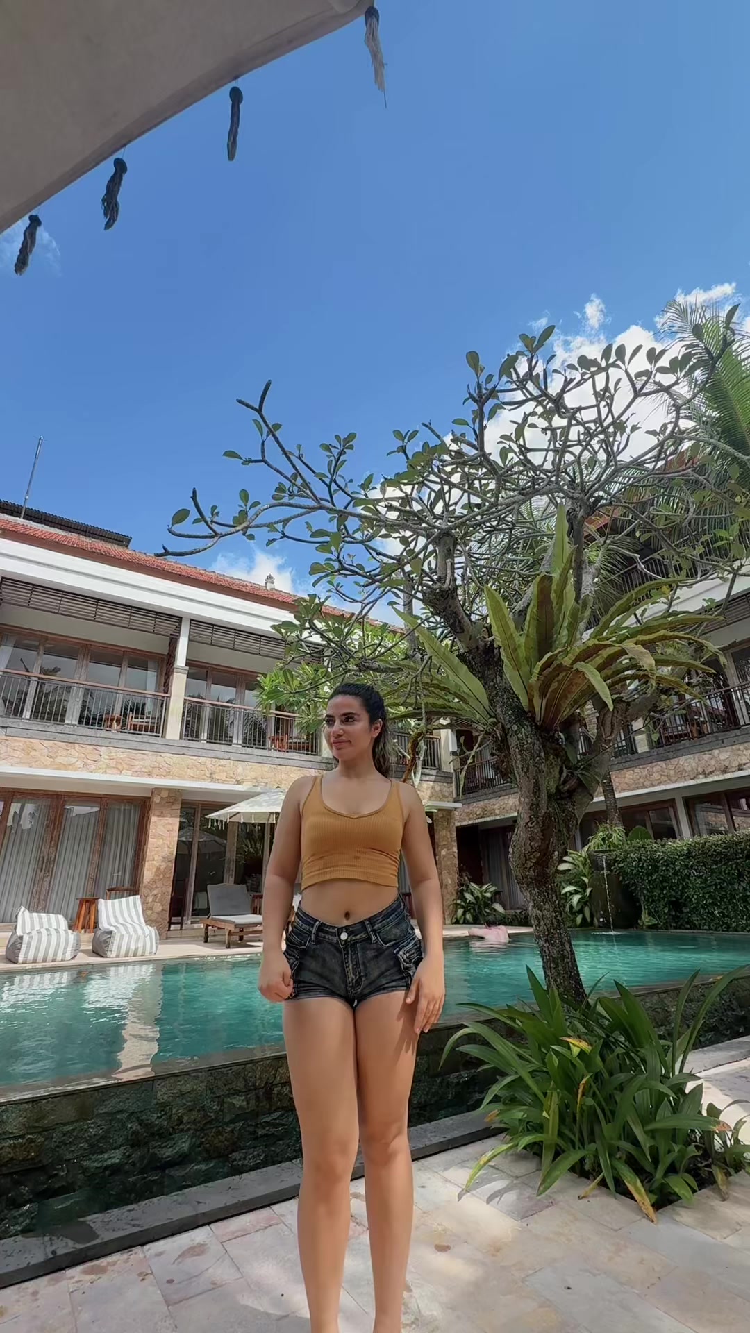 @queenmira