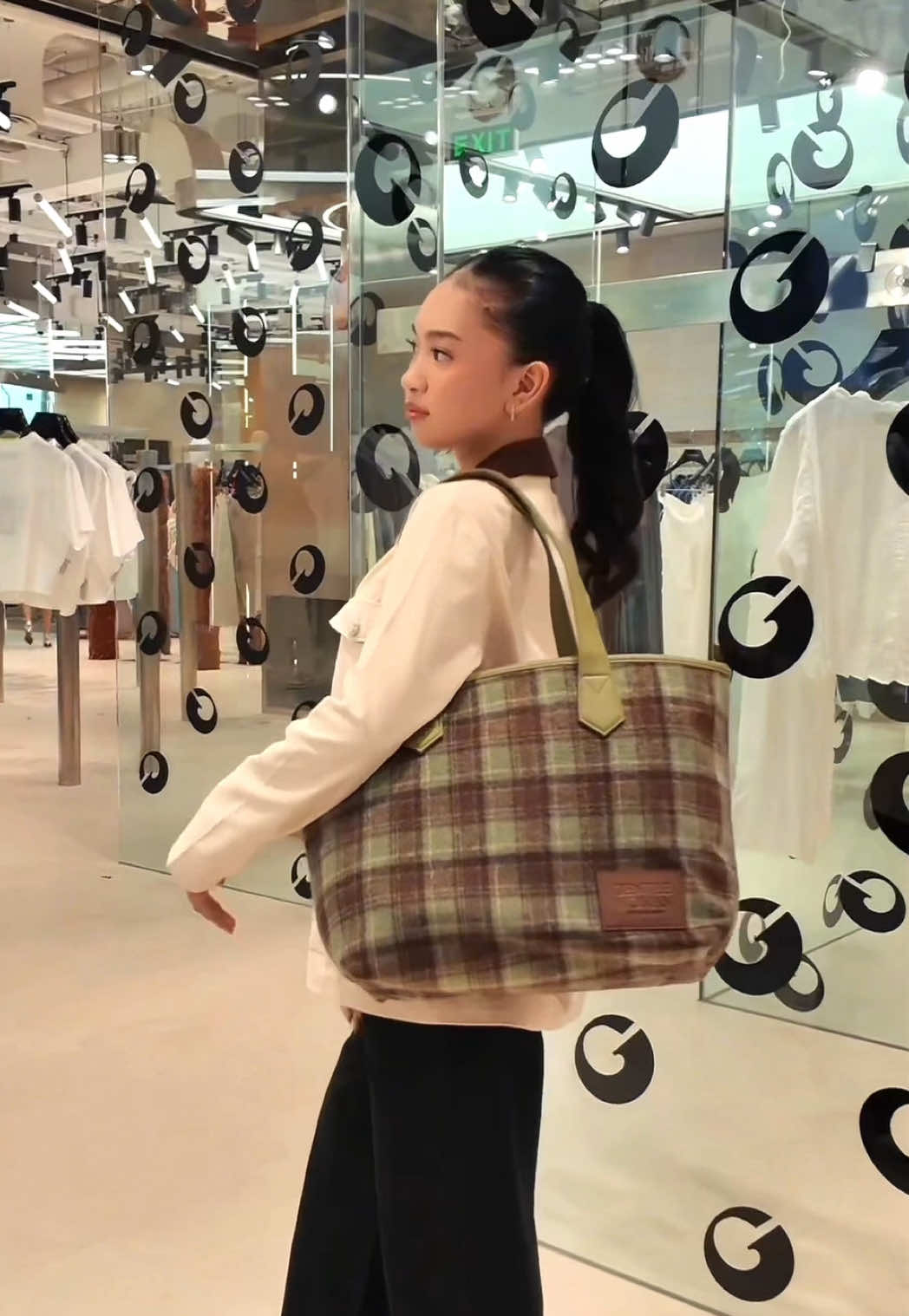 @Zara Leola