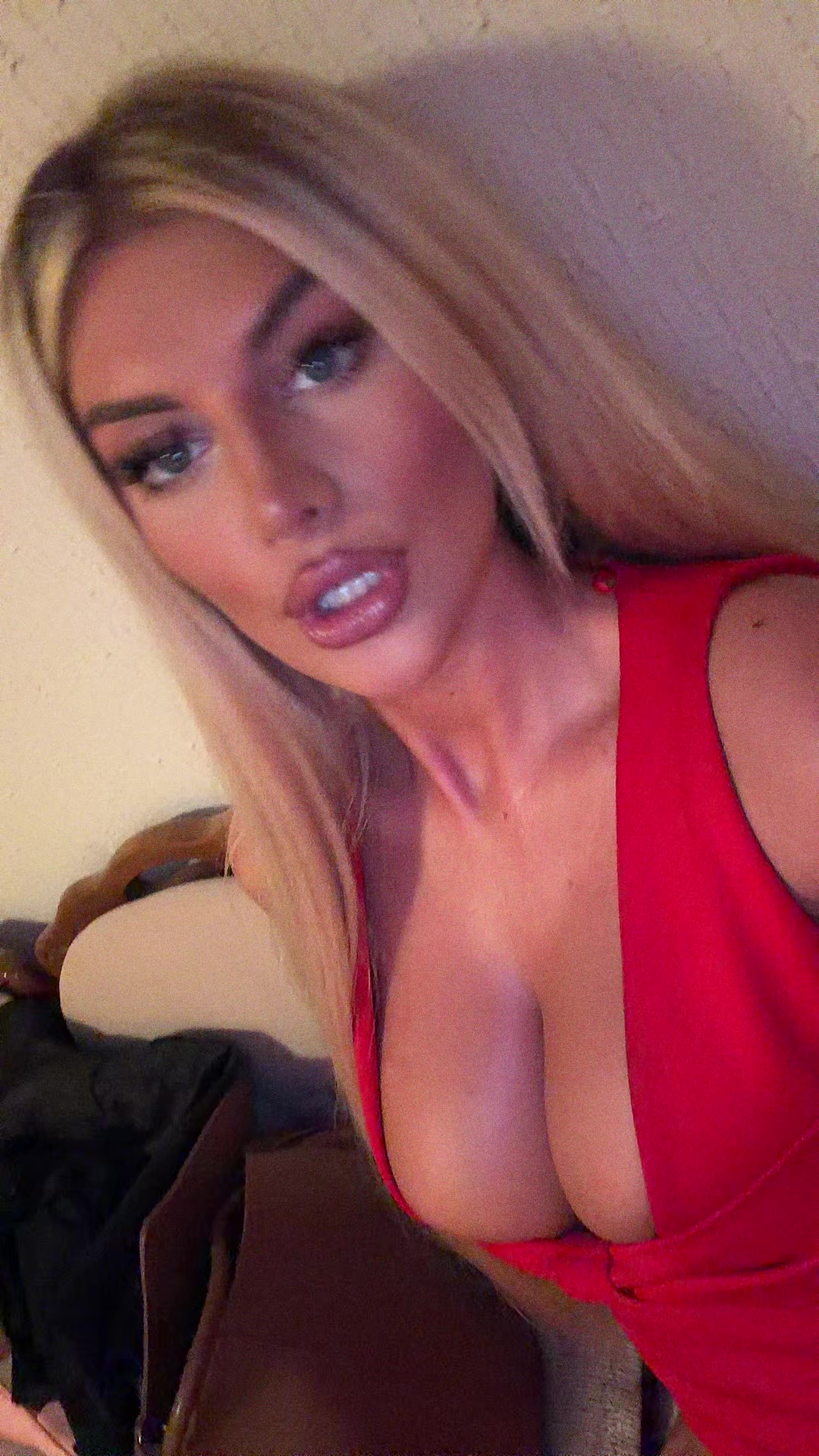 @dzanaa2