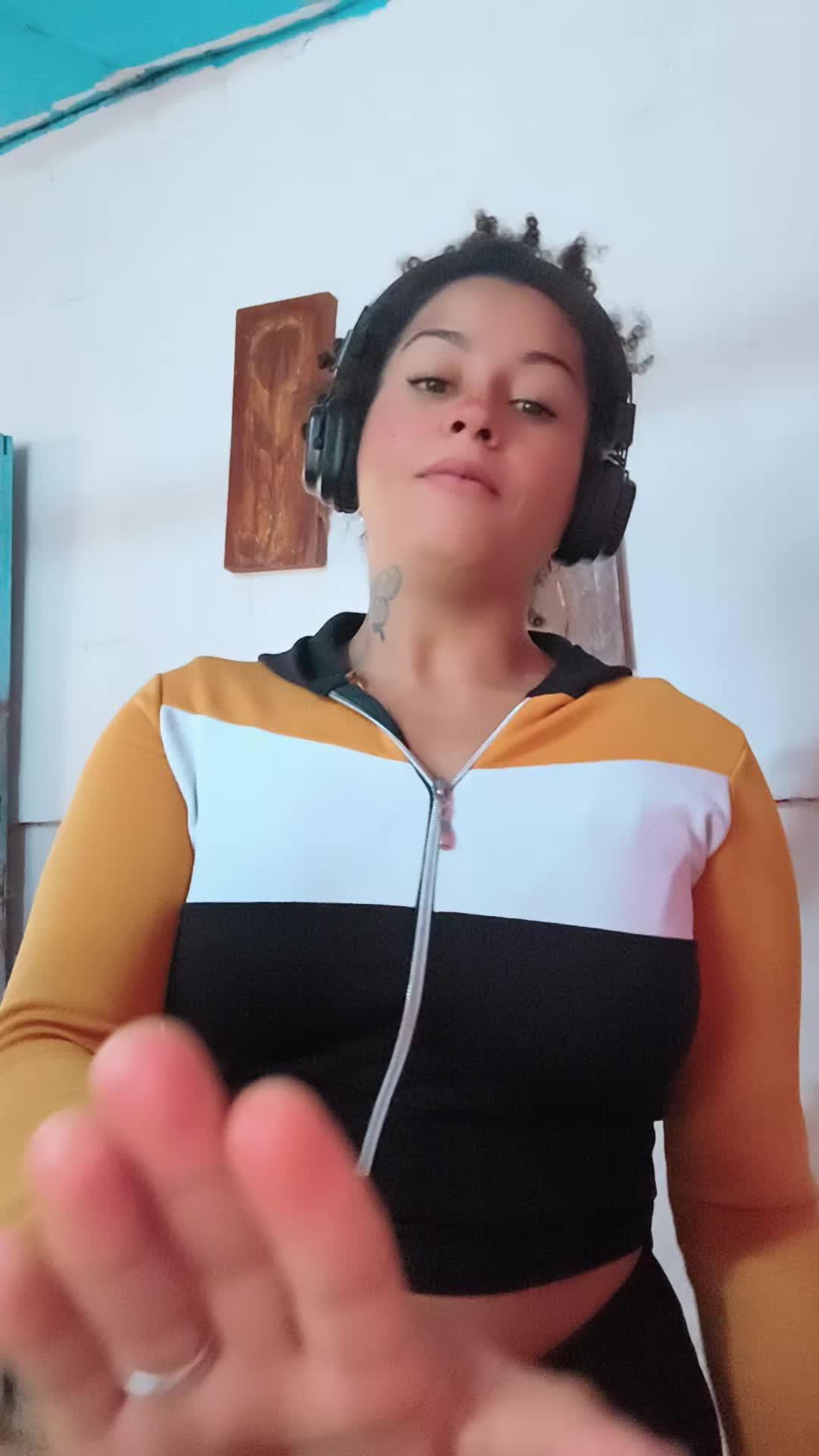@Tain&aacute; baixinha 😏❤️