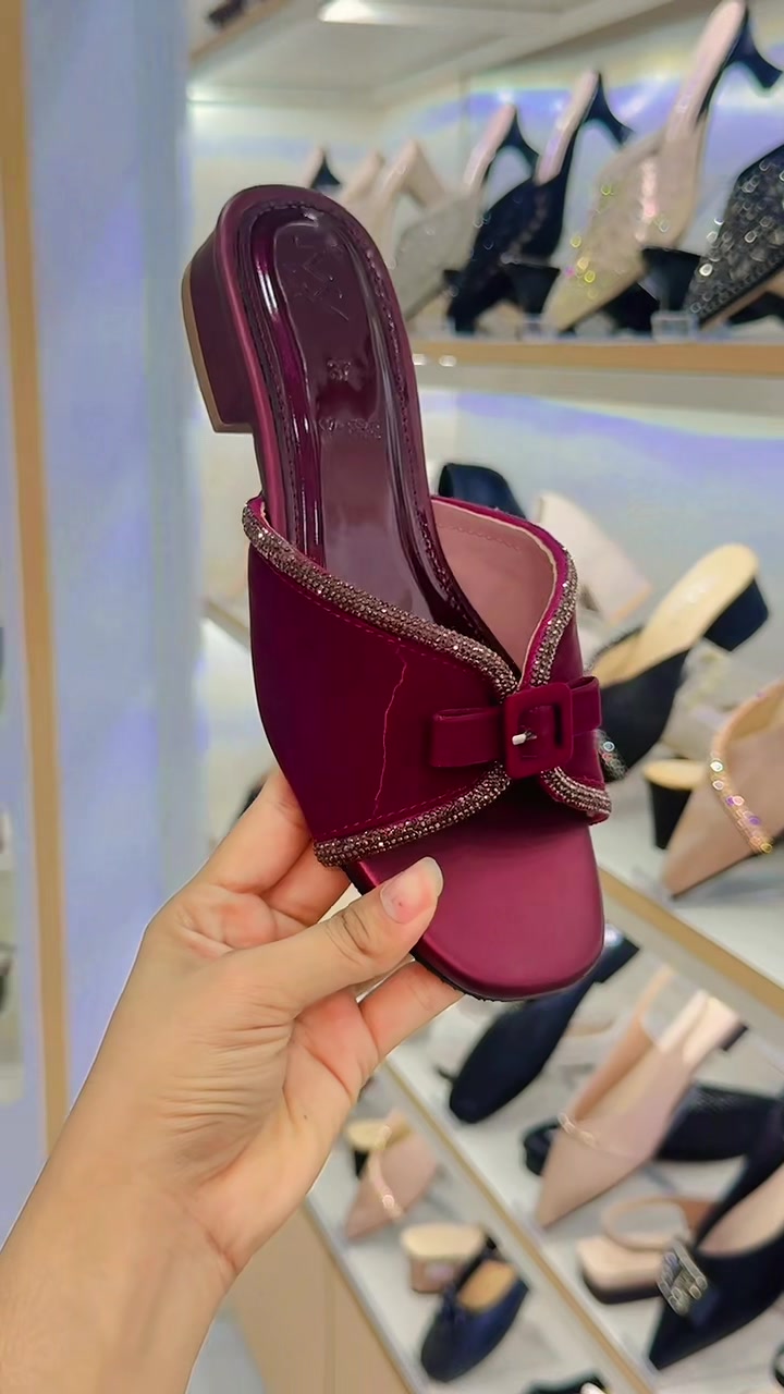 @Cherry Shoe Store