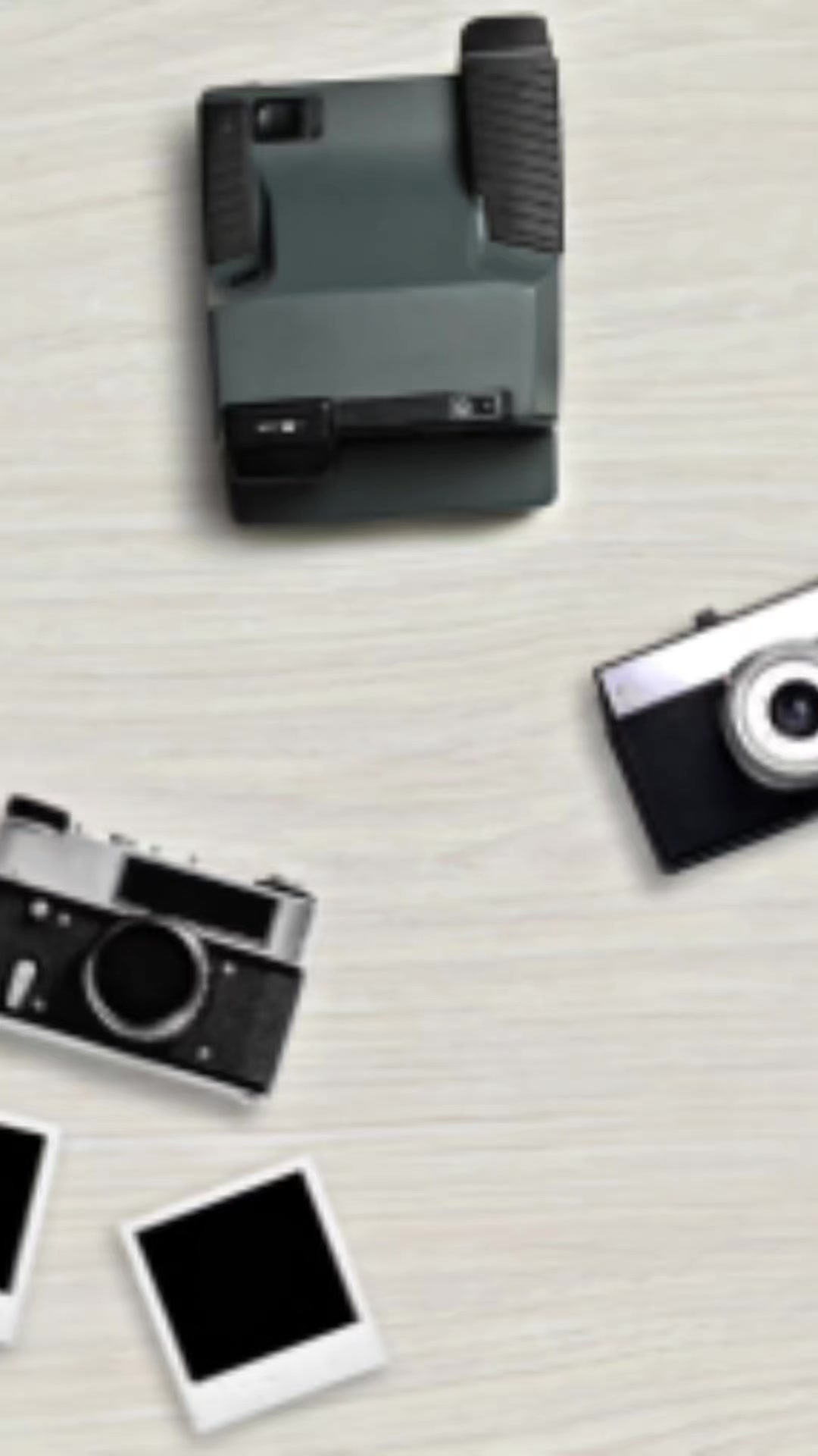 @direkmona17