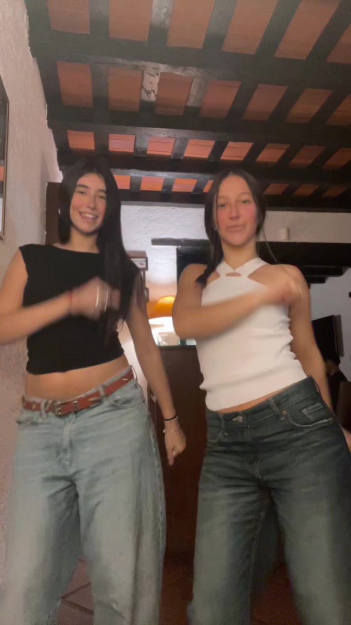 @catitaacastroo