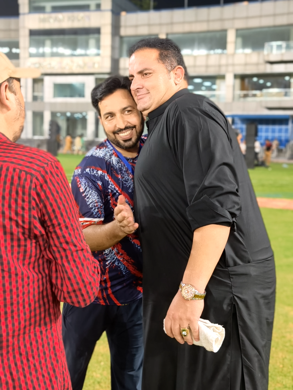 @Farooqi sports Peshawar