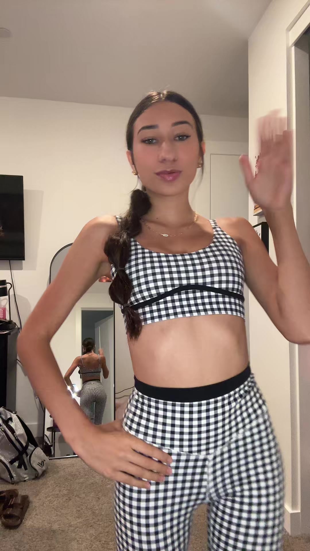 @bella