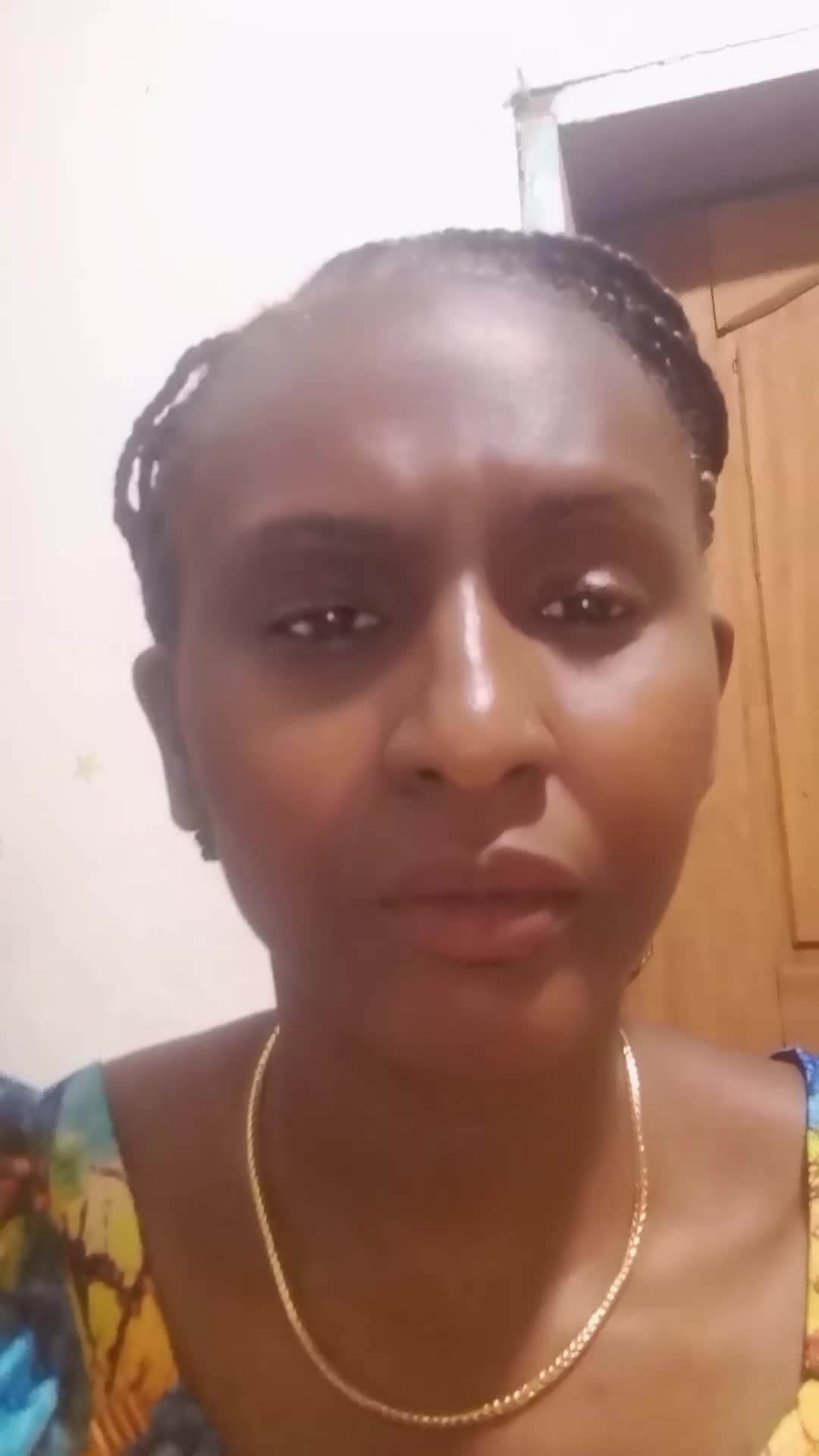 @HOLA_ME