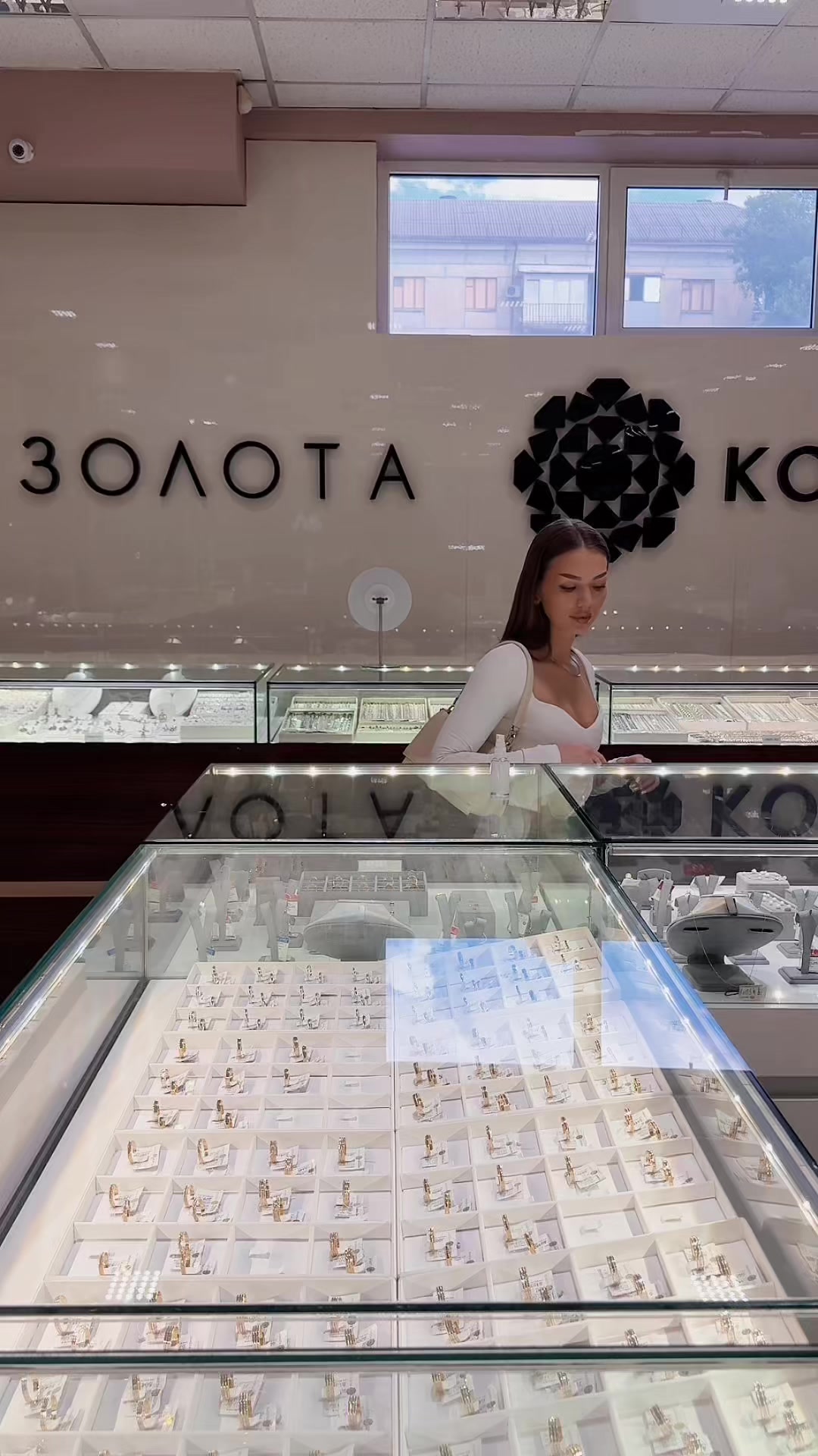 @Золота Королева