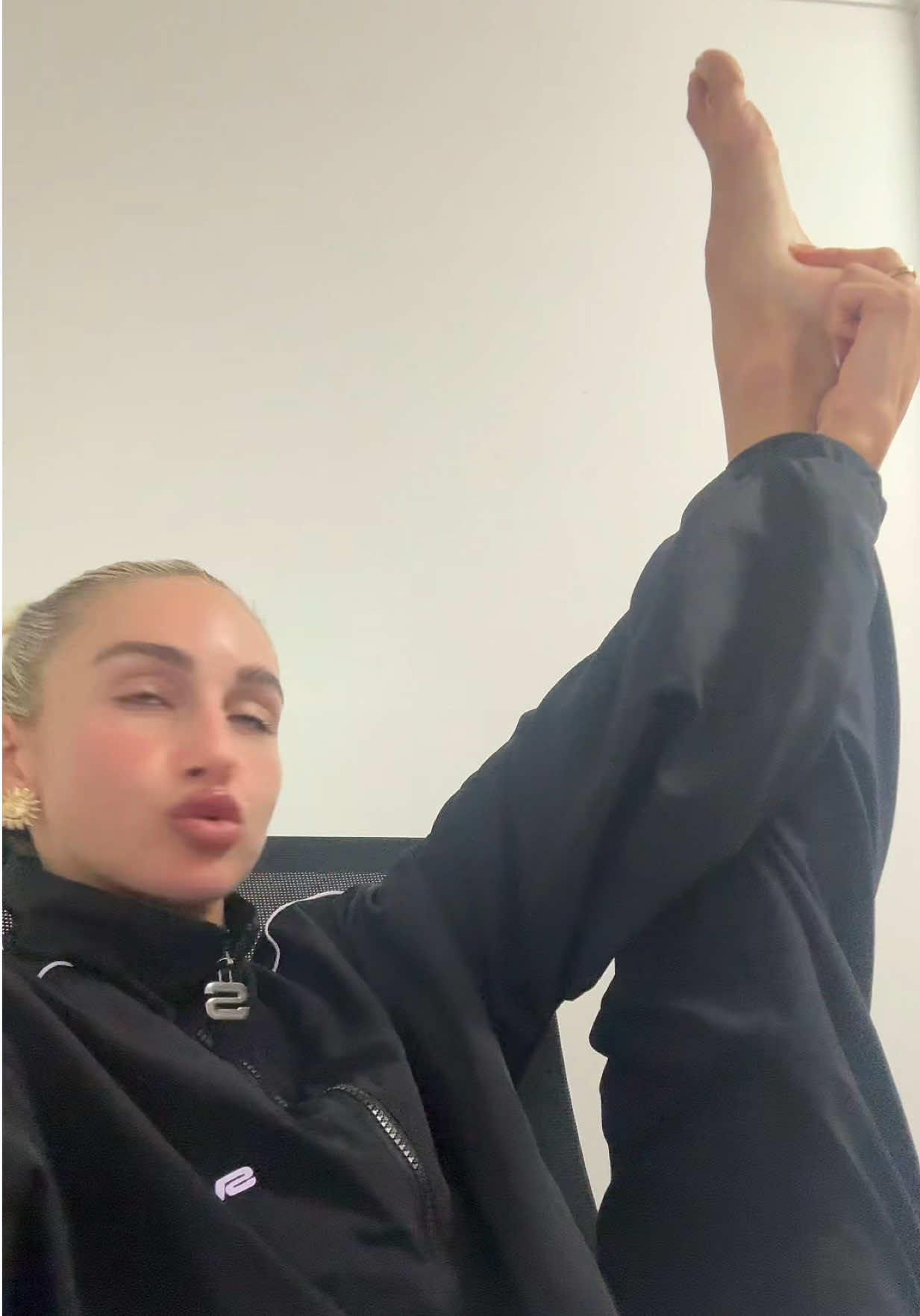 @lizahoffman_