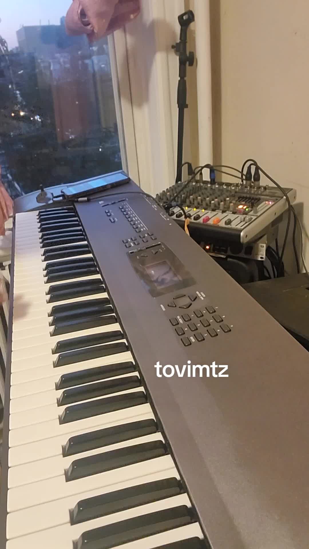 @Tovimtz