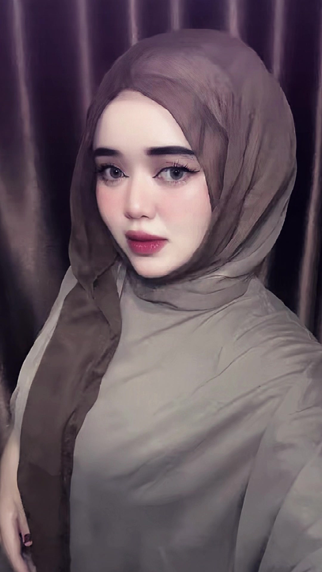 @Yhiviii