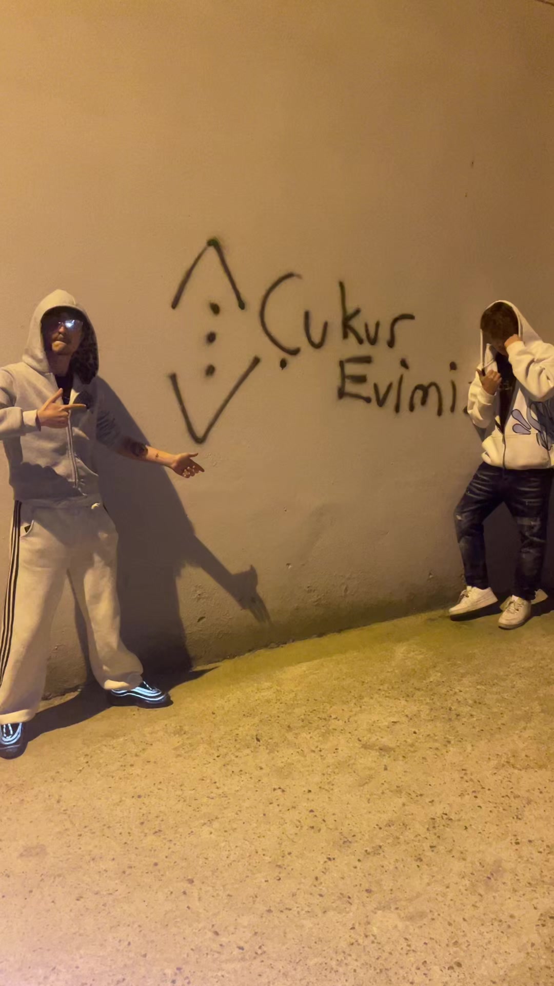 @dumbuk