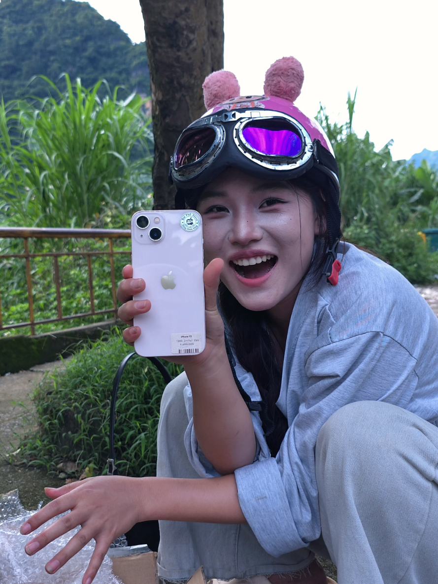 @HO&Agrave;NG VĂN T&Uacute;