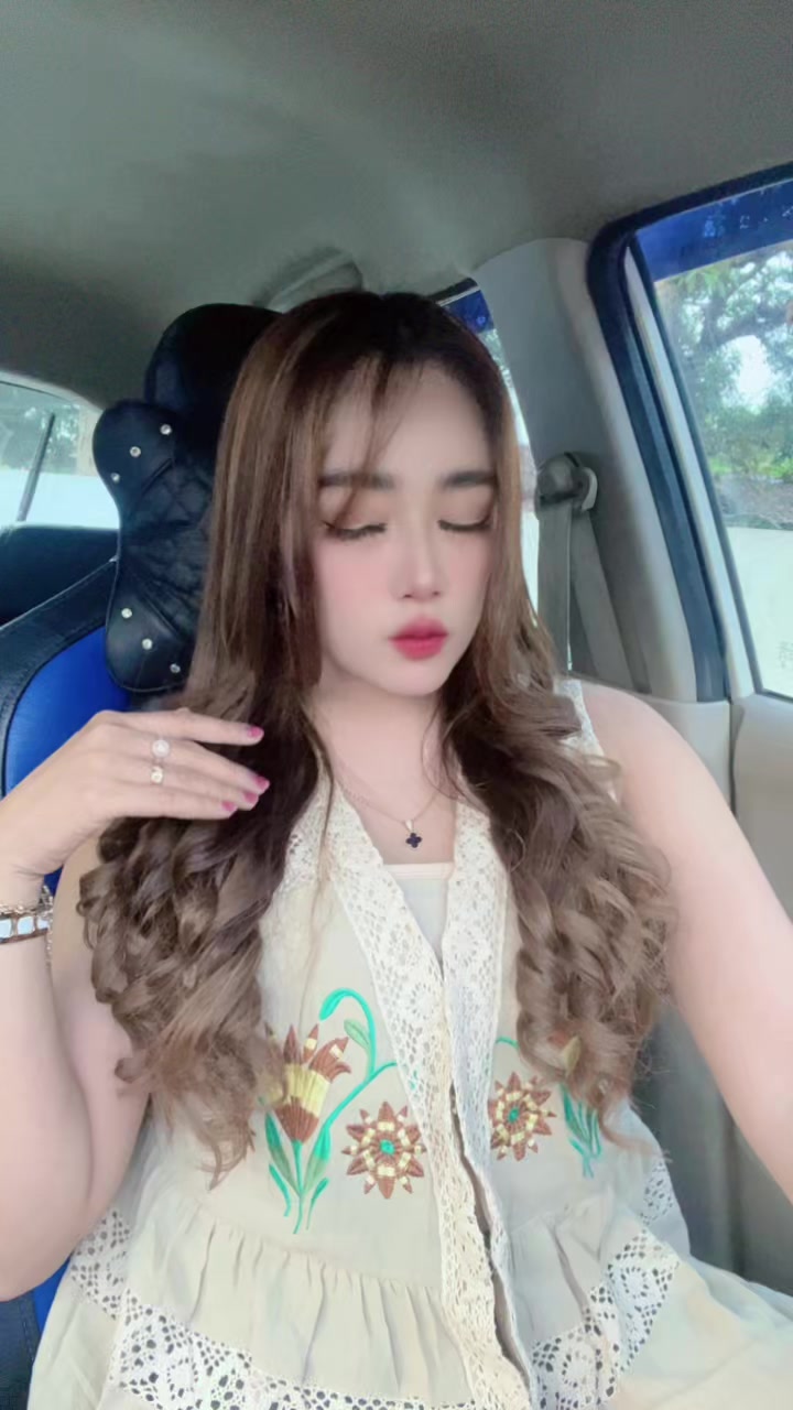 @pinky28_Gioviyan