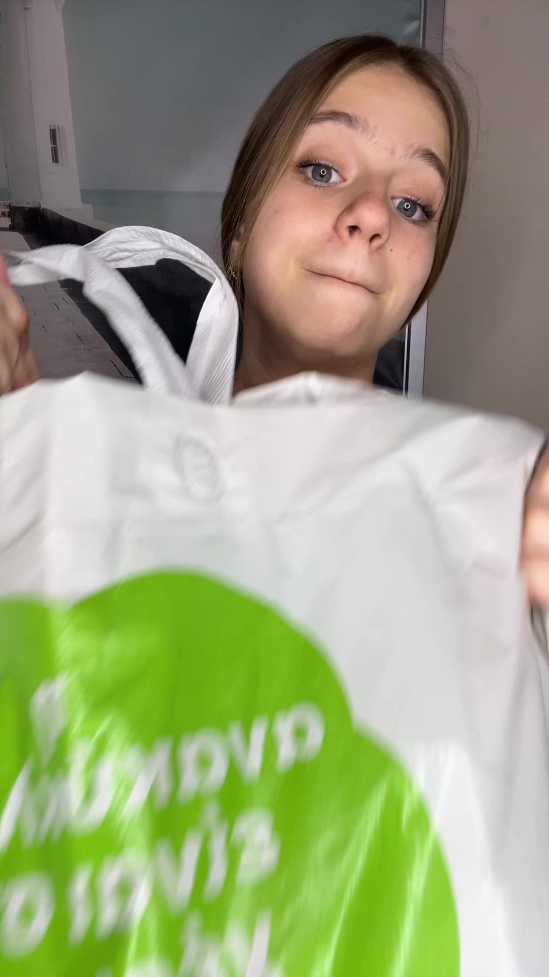 @Bella