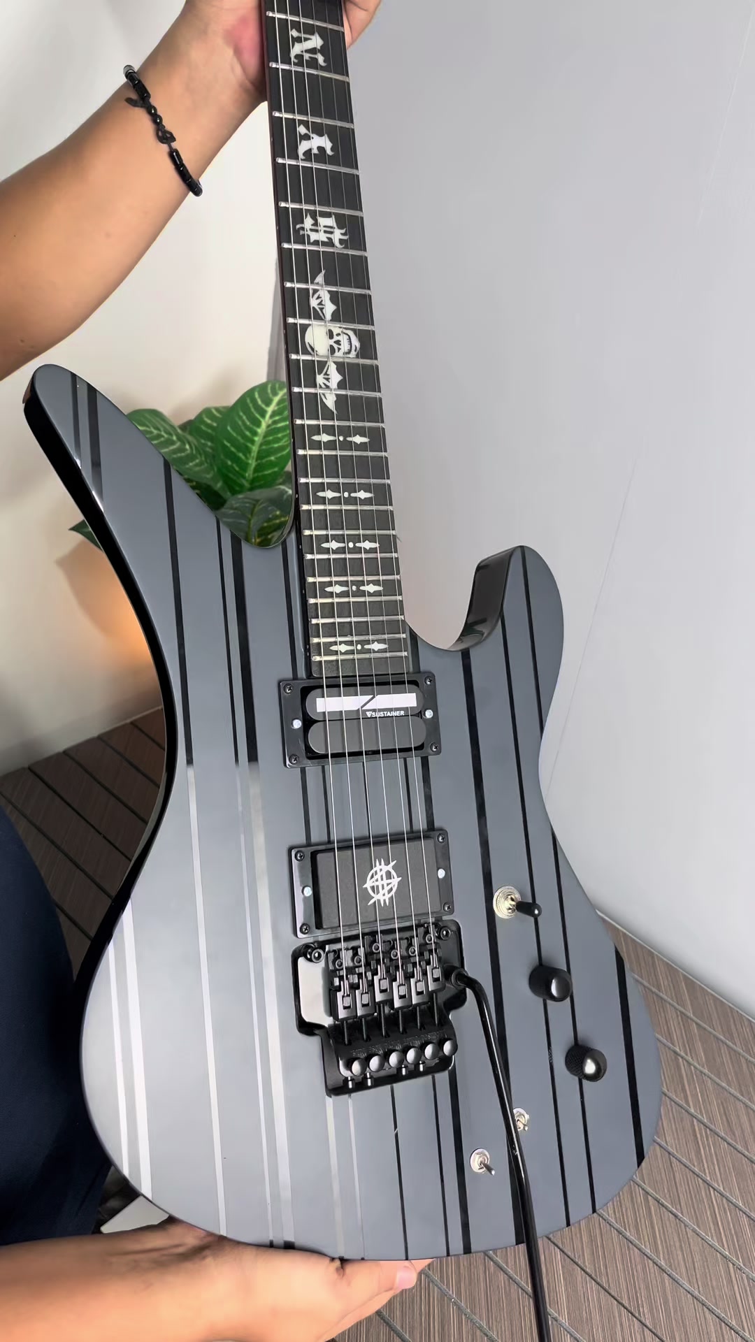 @AUP VEYZ SUSTAINER