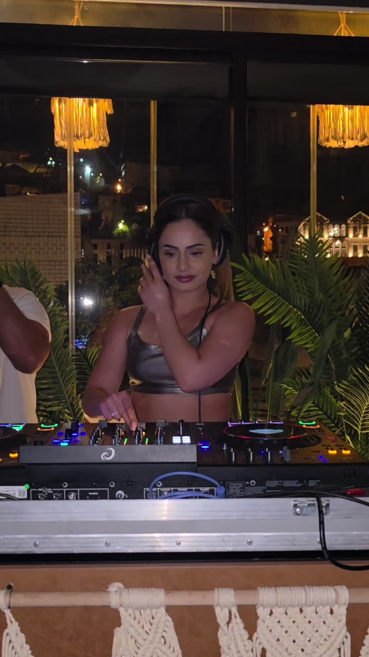 @Dj Suzy