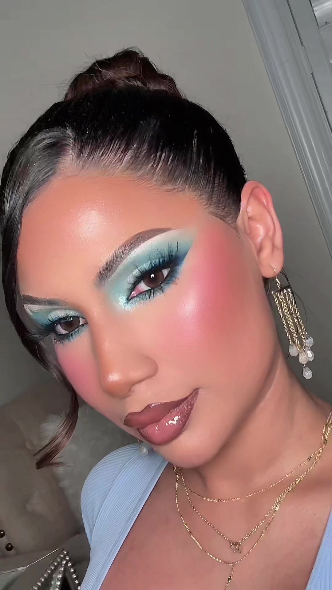 @Makeupbyalinna