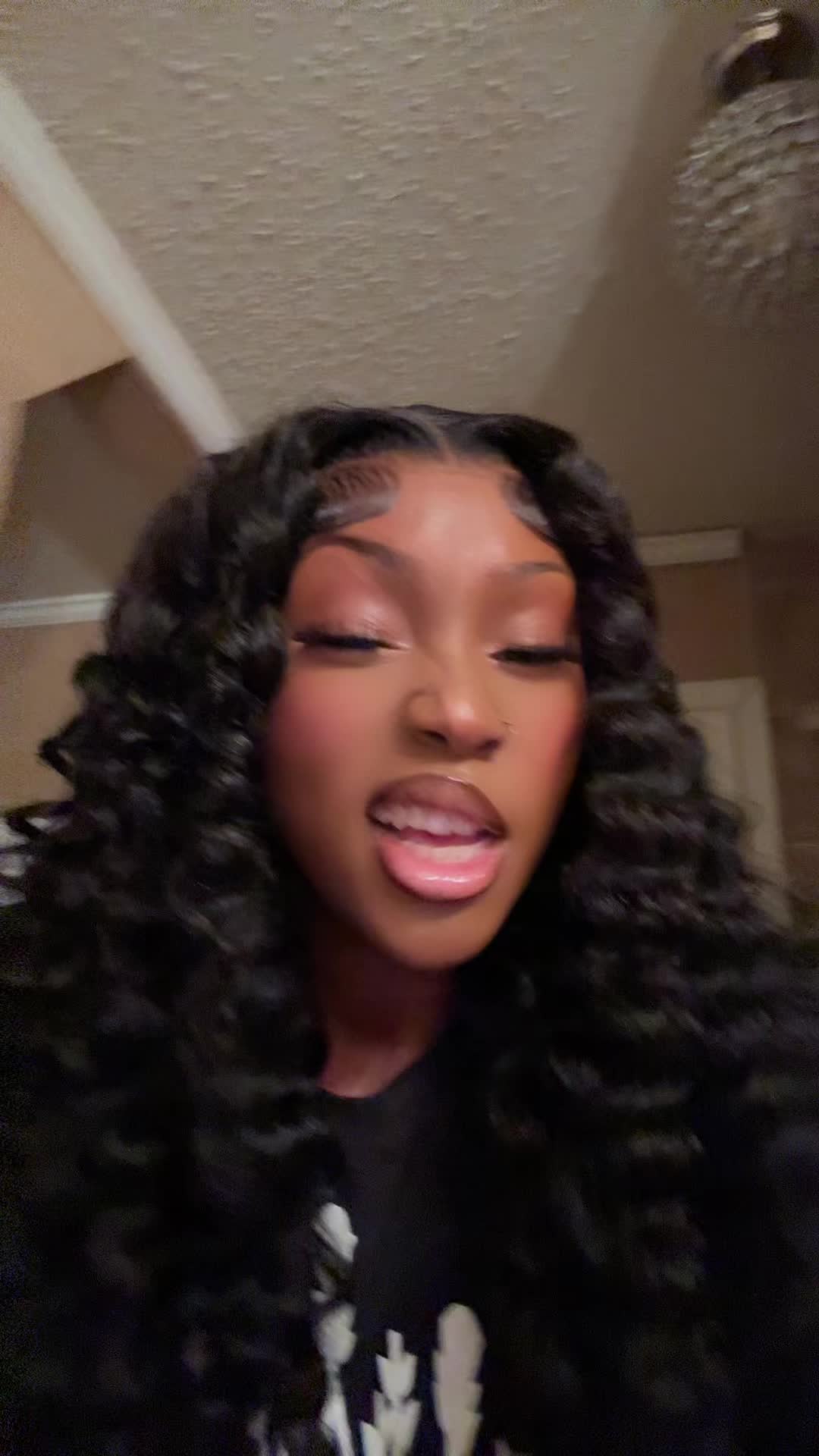 @theiyannanicole