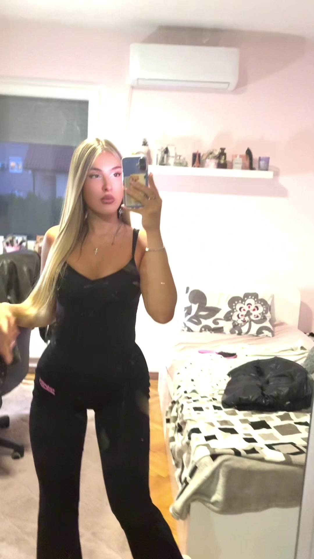 @tara
