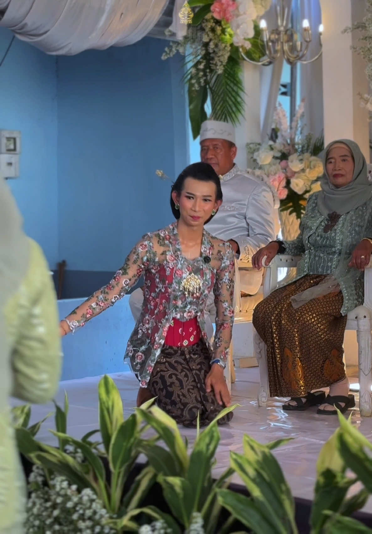 @Mbak Sari || Cucuk Lampah