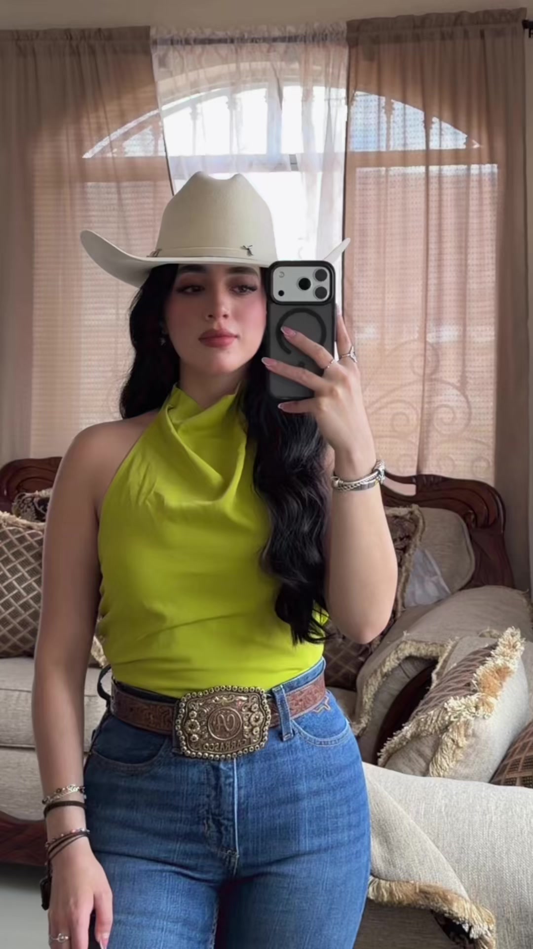 @𝑁𝑎𝑡𝑎𝑙𝑖𝑒