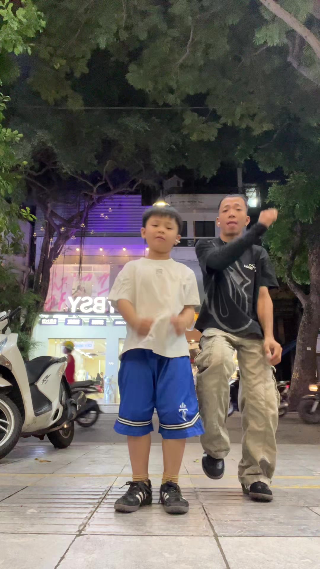@Công Zẻo 🐍