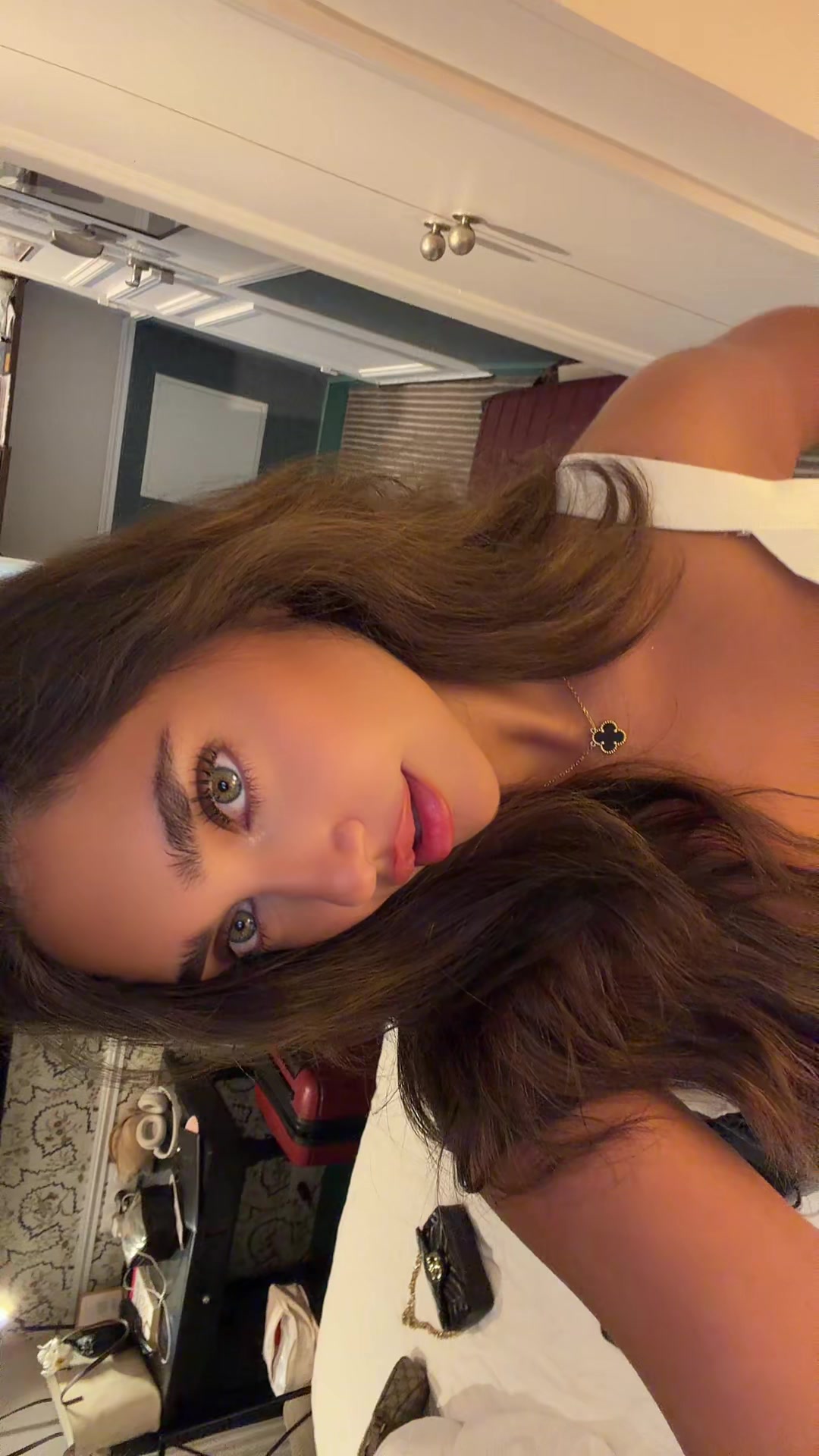 @Vanessabaz