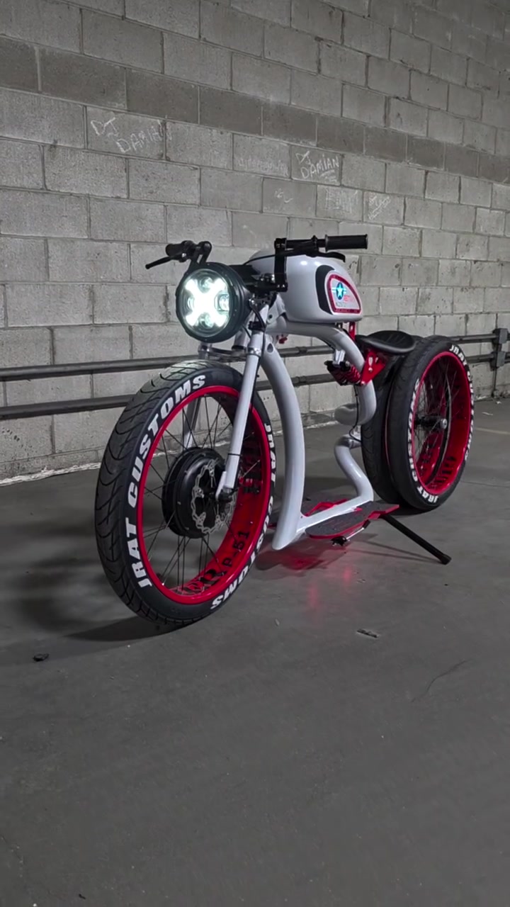 @Jrat Custom E-Bikes