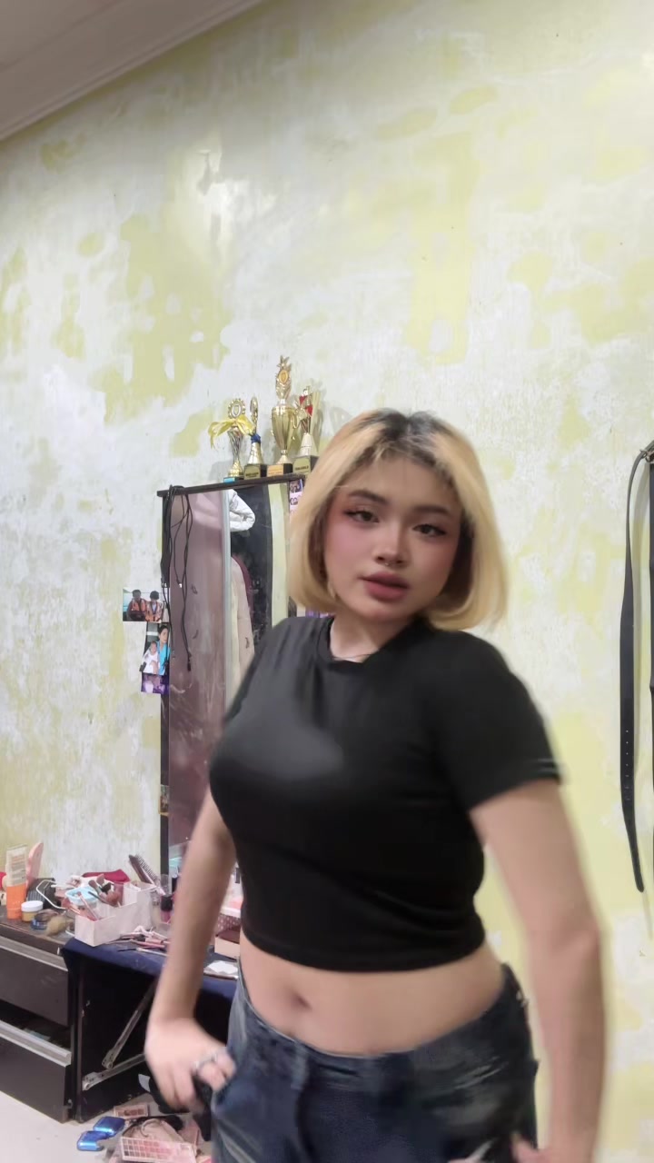 @Dëe